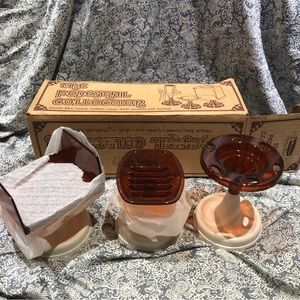 Vintage Rubbermaid brown ivory bathroom set